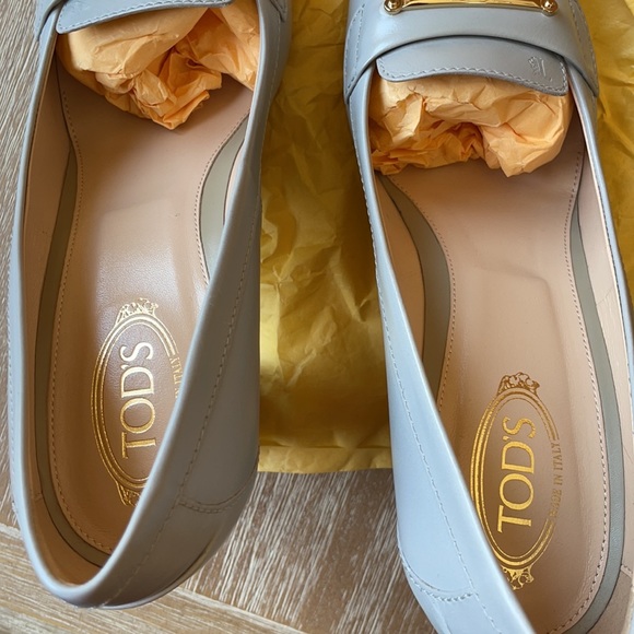 Tod’s Women’s Leather Gray Block Black Heel Size 38 - Picture 12 of 14